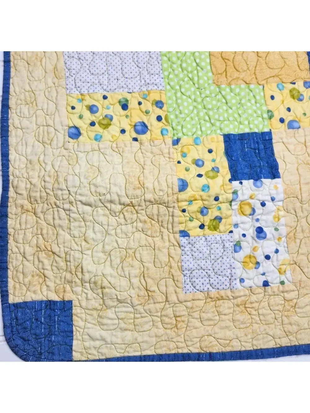 Adorable Handmade Small Quilt Yellow Blue Bubbles Machine Quilted 28 x 38 Inch